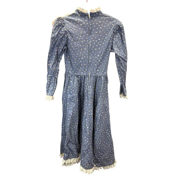 Vintage Sabrina Prairie Dress Blue Floral Lace Trim Cottagecore USA Made Sz 10 - Picture 4 of 12